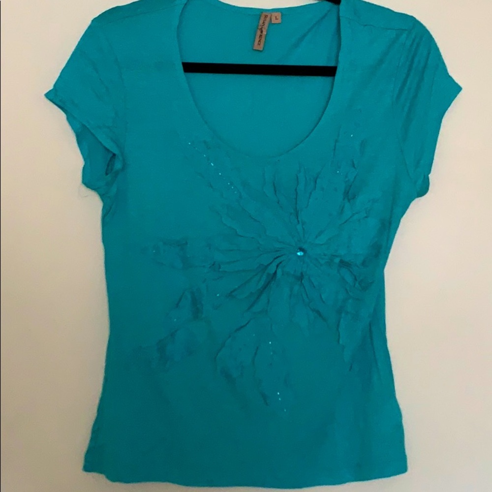 T-shirt.